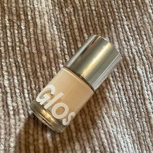 Glossier stretch foundation VL2